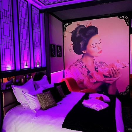 Suite romantique et climatisée avec jacuzzi Puydaniel Esterno foto