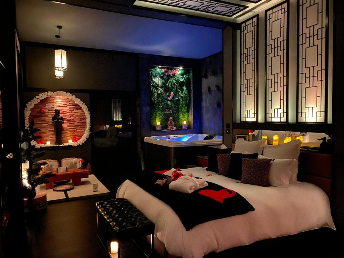 Suite romantique et climatisée avec jacuzzi Puydaniel Esterno foto